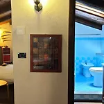 Апартаменты Hostdomus - La Casa Dello Gnomo Чезана-Торинезе