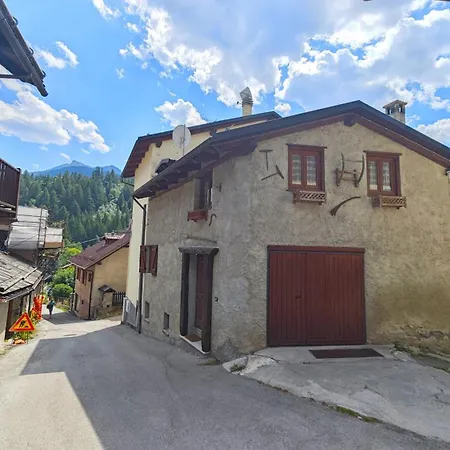 Hostdomus - La Casa Dello Gnomo * Cesana Torinese