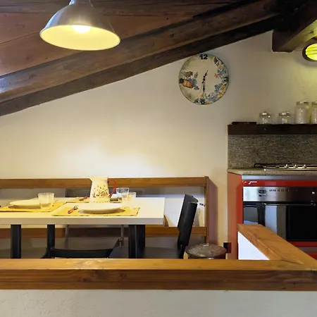 Apartment Hostdomus - La Casa Dello Gnomo