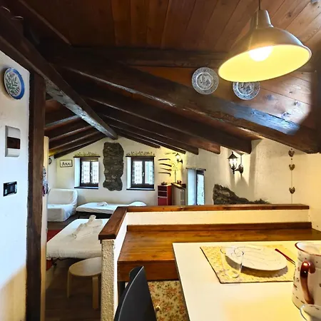 Apartment Hostdomus - La Casa Dello Gnomo *